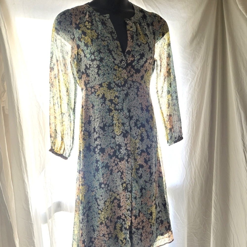 Pretty Loft Dress EUC - Picture 13 of 14